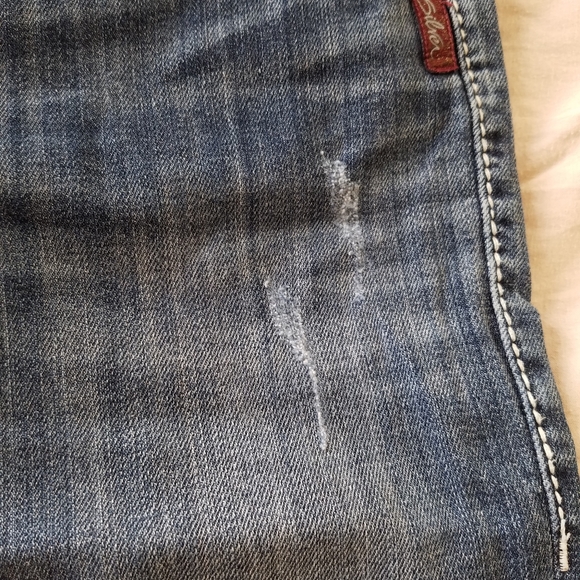 Silver Tuesday Distressed Blue Jean Capri Pants - Picture 2 of 13